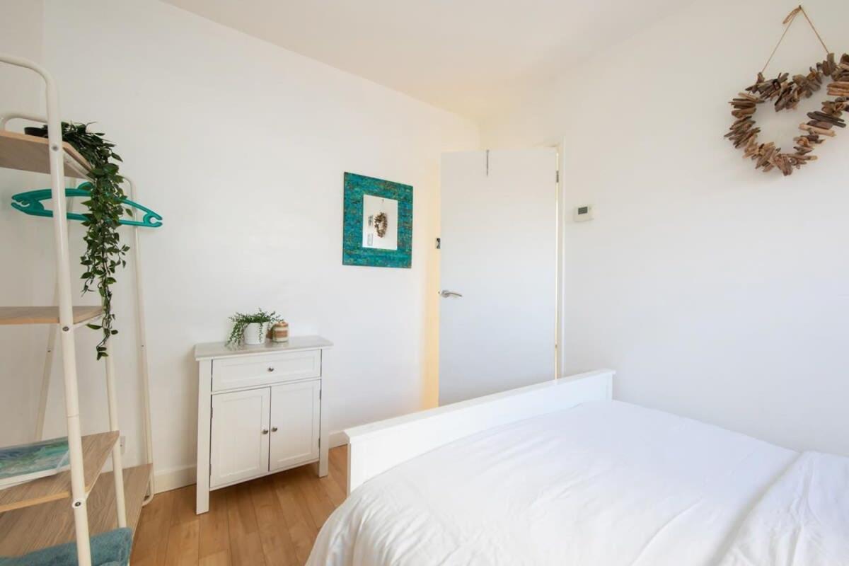 Sunny & Modern Near The Beach & Village W Parking Іст-Віттерінг Екстер'єр фото